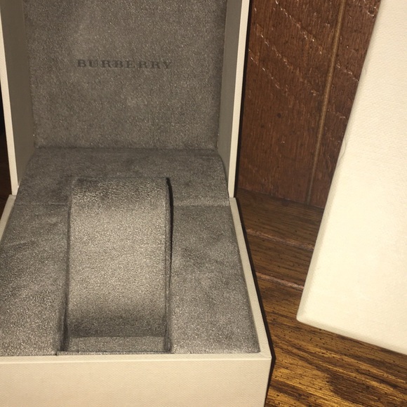 NEW BURBERRY WATCH BOX🔴GREAT WAY TI STORE YOUR WARCH - Picture 4 of 5